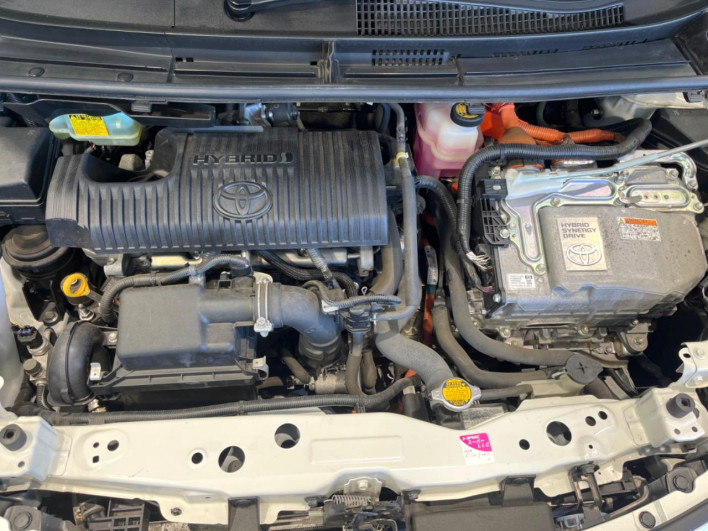 2017 Toyota Sienta DAA-NHP170G (UW-6a223f5397aa7)[4]