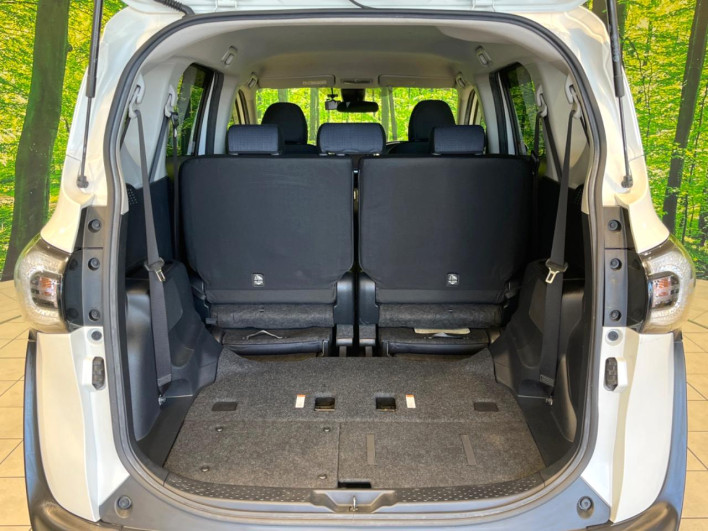 2017 Toyota Sienta DAA-NHP170G (UW-6a223f5397aa7)[21]
