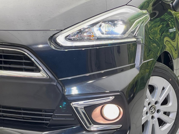 2017 Toyota Sienta DAA-NHP170G (UW-6a223f53aeffd)[16]