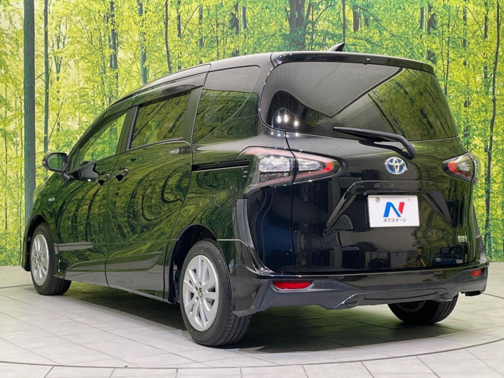 2017 Toyota Sienta DAA-NHP170G (UW-6a223f53aeffd)[12]