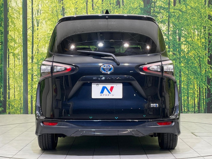 2017 Toyota Sienta DAA-NHP170G (UW-6a223f53aeffd)[11]