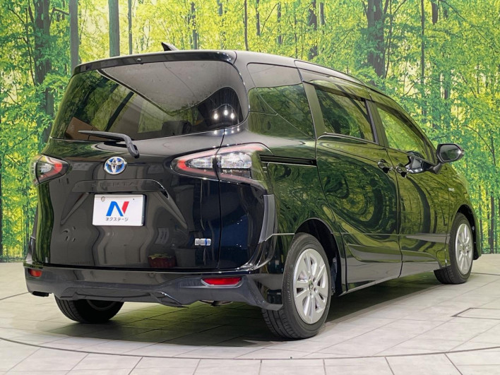 2017 Toyota Sienta DAA-NHP170G (UW-6a223f53aeffd)[10]
