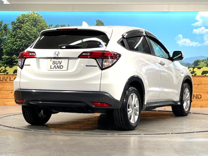 2016 Honda VEZEL DAA-RU3 (UW-6a223f655ae31)[17]