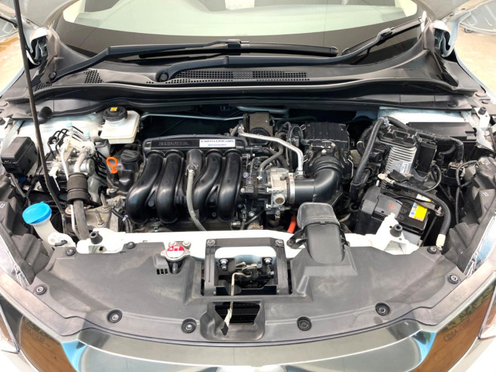 2016 Honda VEZEL DAA-RU3 (UW-6a223f655ae31)[4]