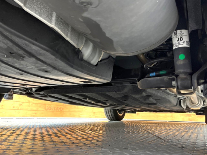 2016 Honda VEZEL DAA-RU3 (UW-6a223f655ae31)[10]