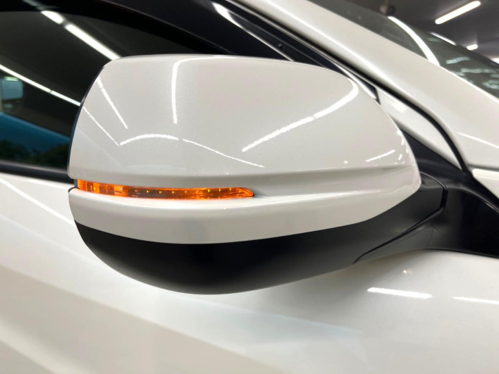 2016 Honda VEZEL DAA-RU3 (UW-6a223f655ae31)[21]