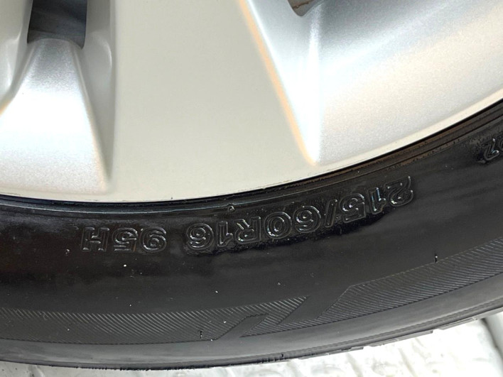 2016 Honda VEZEL DAA-RU3 (UW-6a223f655ae31)[22]