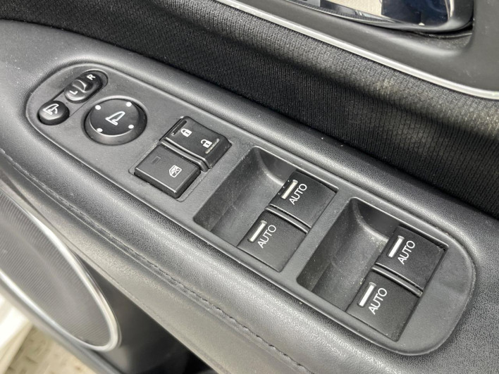 2017 Honda VEZEL DAA-RU3 (UW-6a223f65ab2c3)[10]