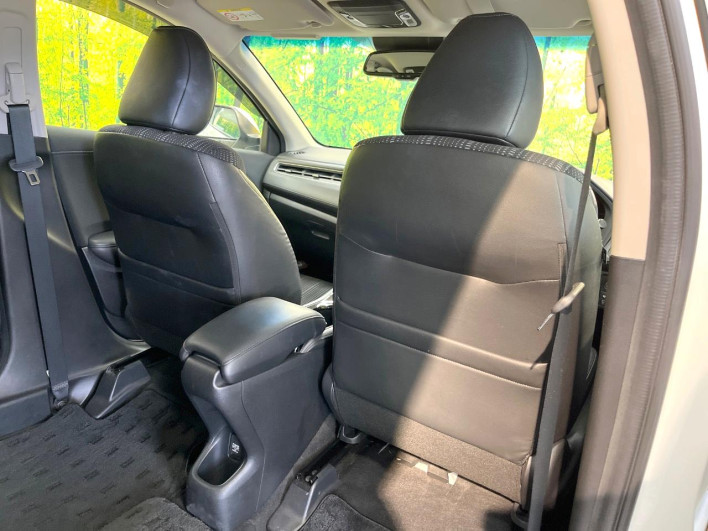 2017 Honda VEZEL DAA-RU3 (UW-6a223f65e72ad)[27]