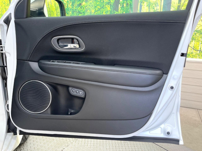2017 Honda VEZEL DAA-RU3 (UW-6a223f65e72ad)[18]