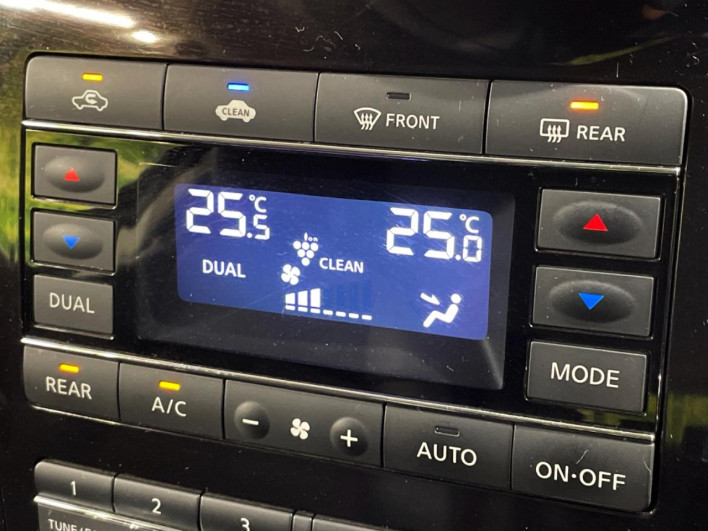 2012 Nissan Elgrand DBA-TE52 (UW-6a223f8559a76)[25]
