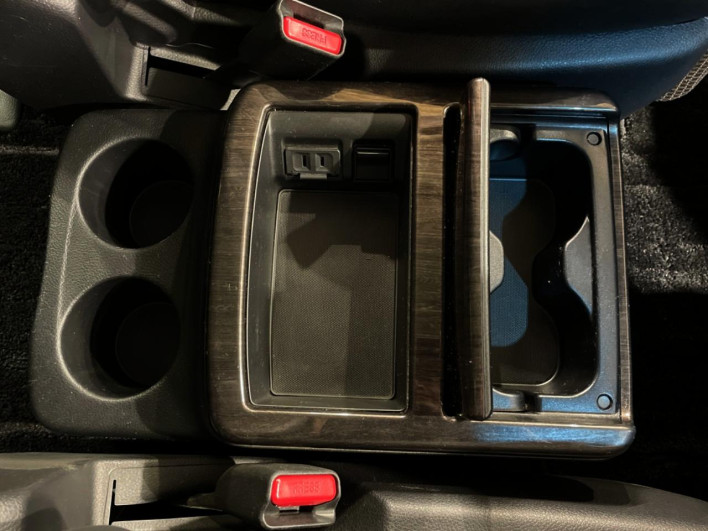2012 Nissan Elgrand DBA-TE52 (UW-6a223f8559a76)[28]
