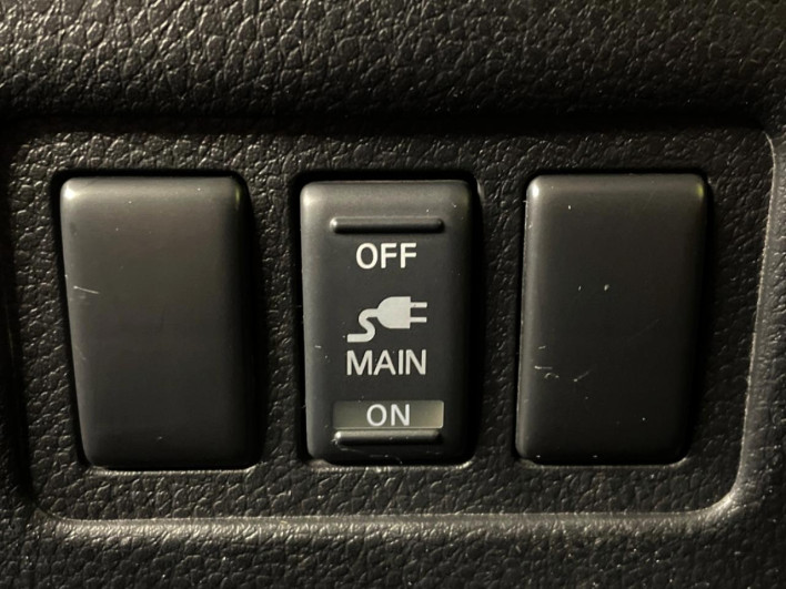 2012 Nissan Elgrand DBA-TE52 (UW-6a223f8559a76)[27]