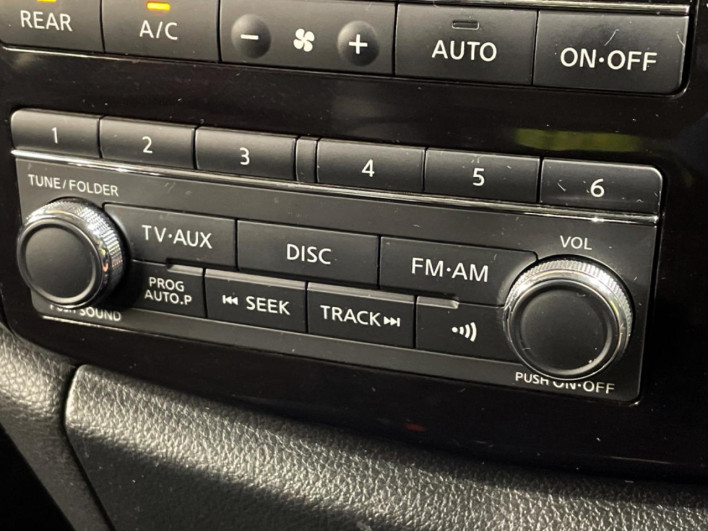 2012 Nissan Elgrand DBA-TE52 (UW-6a223f8559a76)[24]