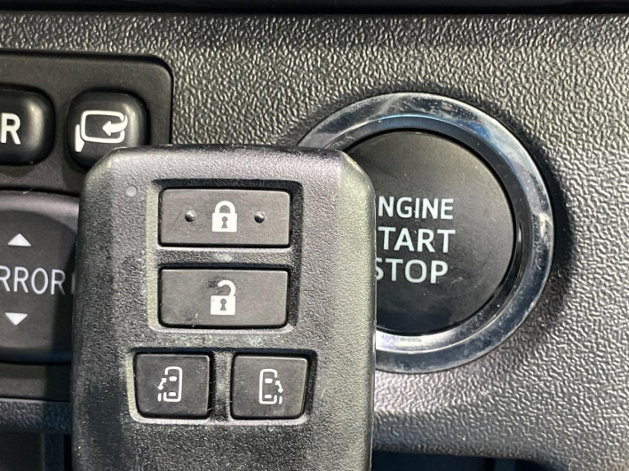 2020 Toyota Hiace Van 3BF-TRH216K (UW-6a223f86aa10e)[6]