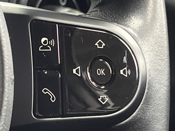 2021 Rover Mini 3DA-XV15MW (UW-6a223fa135c05)[18]