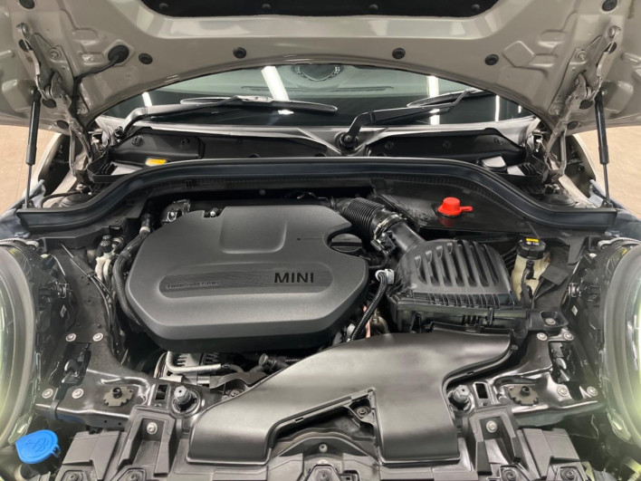2021 Rover Mini 3DA-XV15MW (UW-6a223fa135c05)[28]