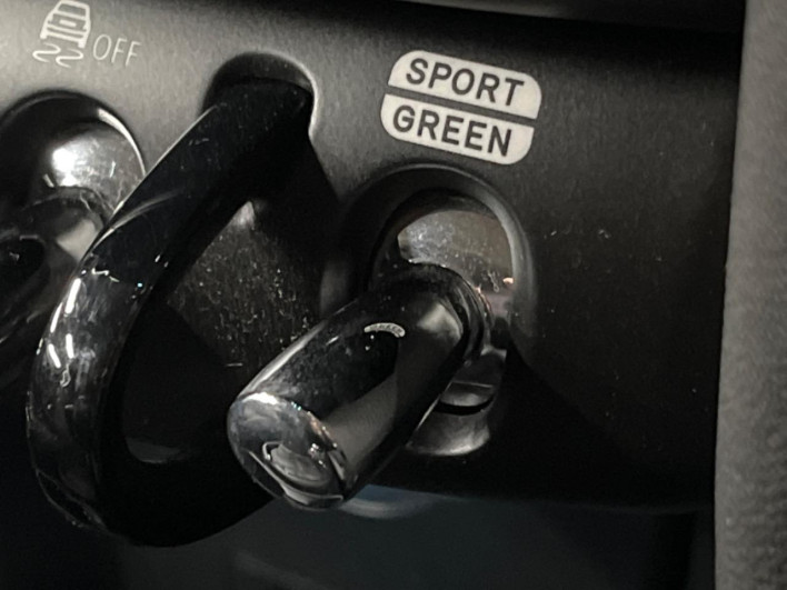 2021 Rover Mini 3DA-XV15MW (UW-6a223fa135c05)[13]