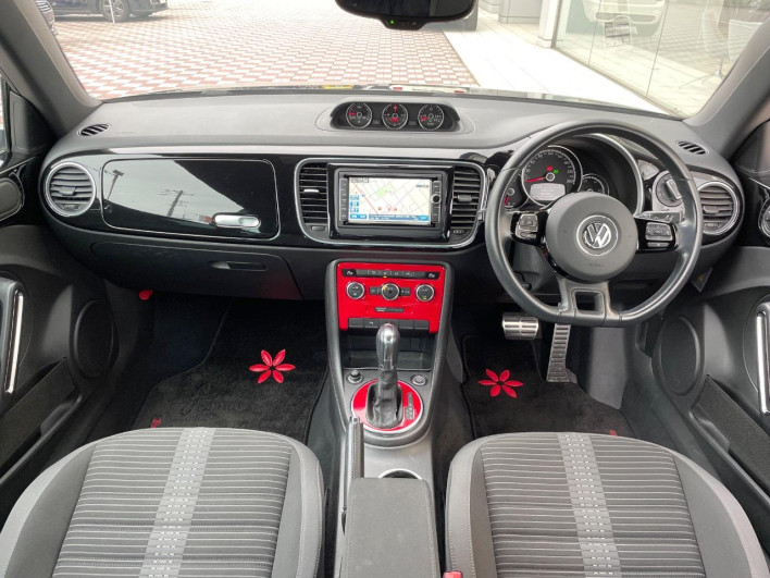 2014 Volkswagen The Beetle ABA-16CPL (UW-6a223fa54587f)[12]