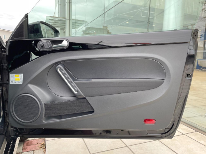2014 Volkswagen The Beetle ABA-16CPL (UW-6a223fa54587f)[28]