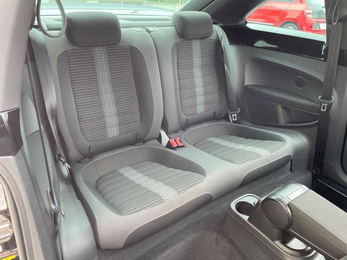 2014 Volkswagen The Beetle ABA-16CPL (UW-6a223fa54587f)[8]