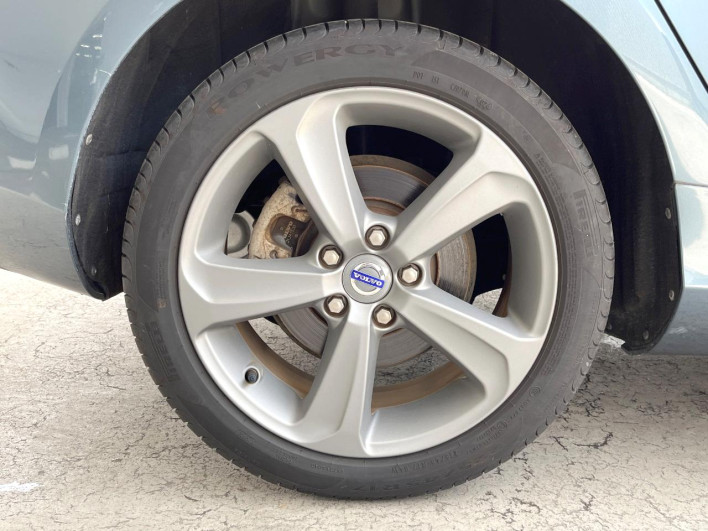 2014 Volvo V40 DBA-MB4164T (UW-6a223fa8172fe)[24]