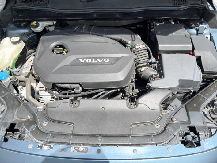 2014 Volvo V40 DBA-MB4164T (UW-6a223fa8172fe)[21]