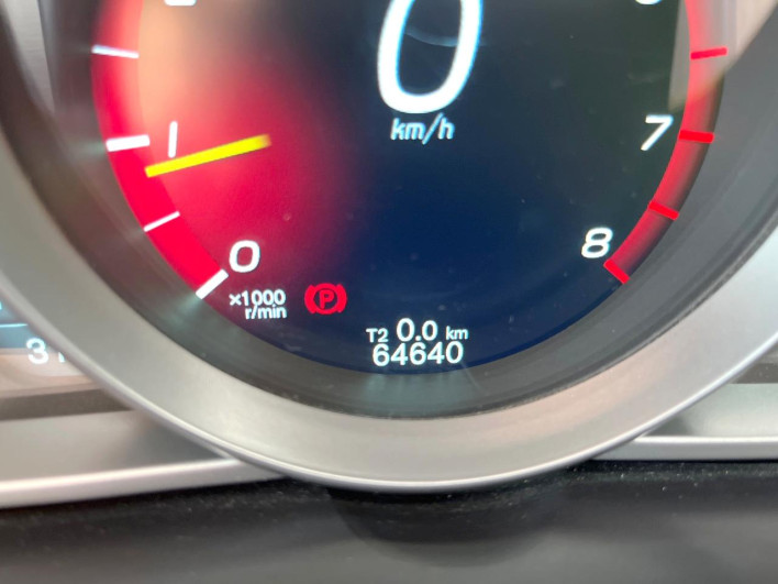 2014 Volvo V40 DBA-MB4164T (UW-6a223fa8172fe)[2]