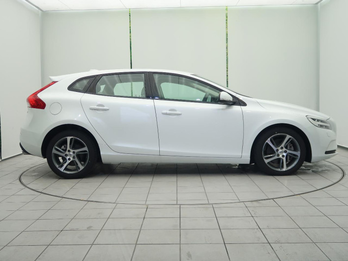 2019 Volvo V40 LDA-MD4204T (UW-6a223fa86bb46)[10]