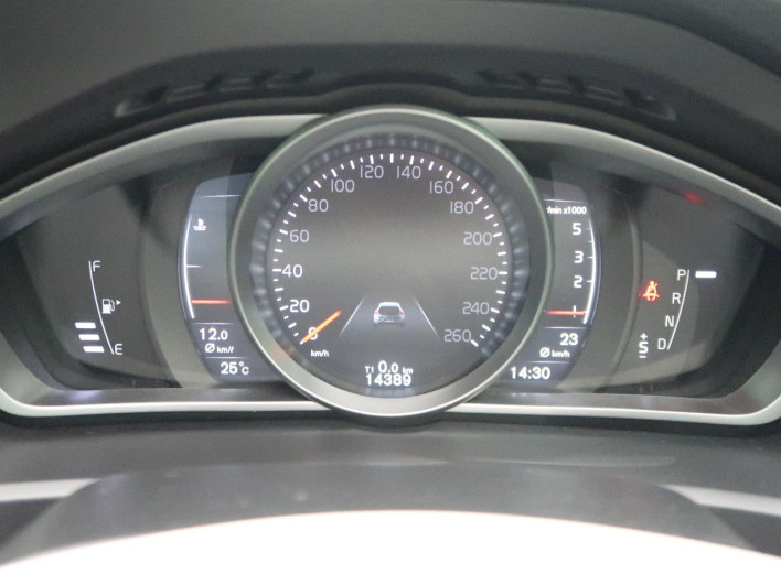 2019 Volvo V40 LDA-MD4204T (UW-6a223fa86bb46)[2]