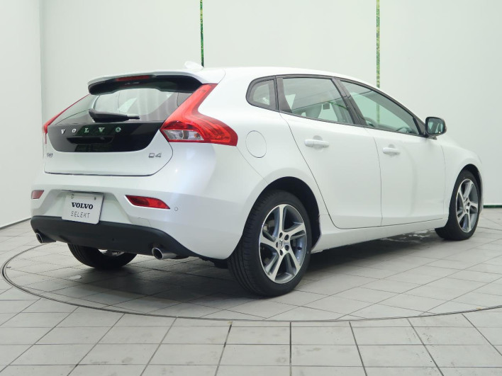 2019 Volvo V40 LDA-MD4204T (UW-6a223fa86bb46)[9]