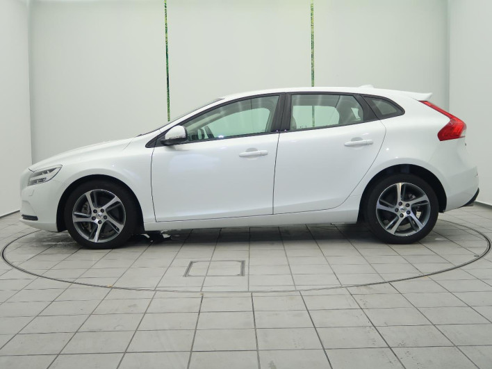 2019 Volvo V40 LDA-MD4204T (UW-6a223fa86bb46)[6]