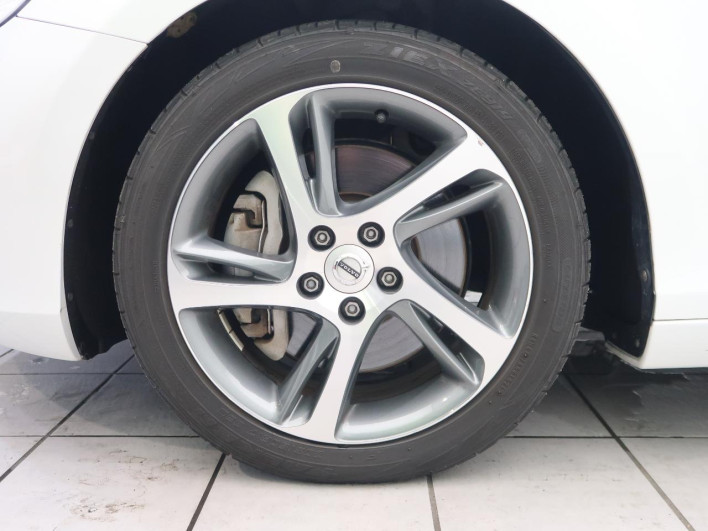 2019 Volvo V40 LDA-MD4204T (UW-6a223fa86bb46)[13]