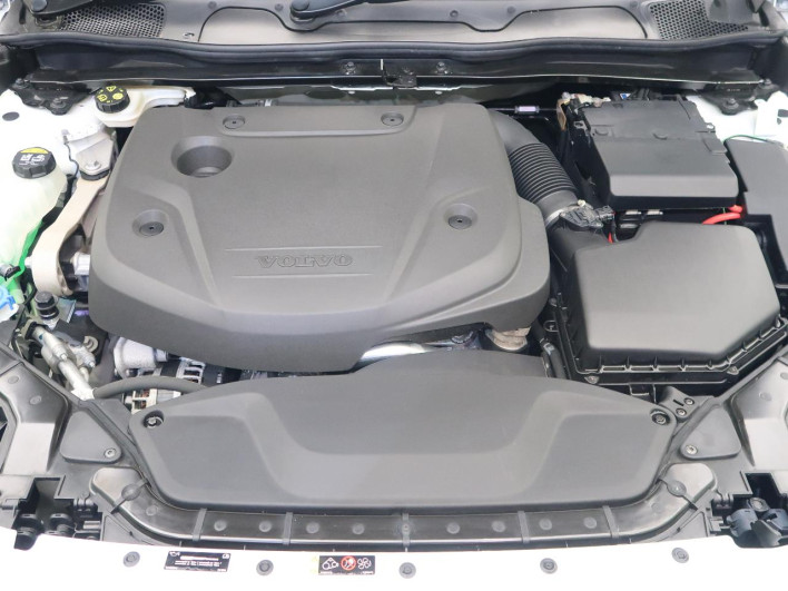 2019 Volvo V40 LDA-MD4204T (UW-6a223fa86bb46)[12]