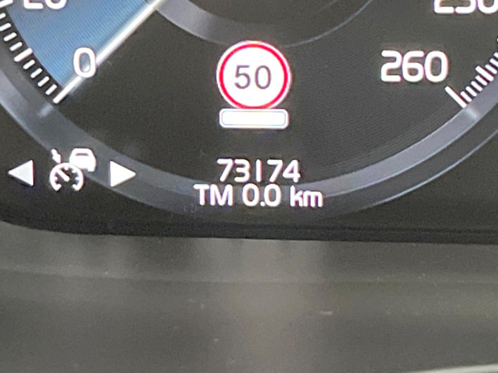 2018 Volvo XC60 LDA-UD4204TXC (UW-6a223faa5a21f)[2]