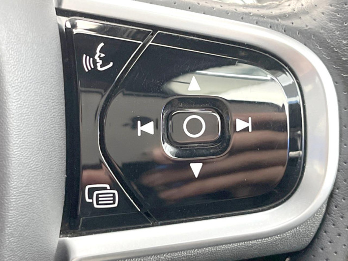 2018 Volvo XC60 LDA-UD4204TXC (UW-6a223faa5a21f)[17]