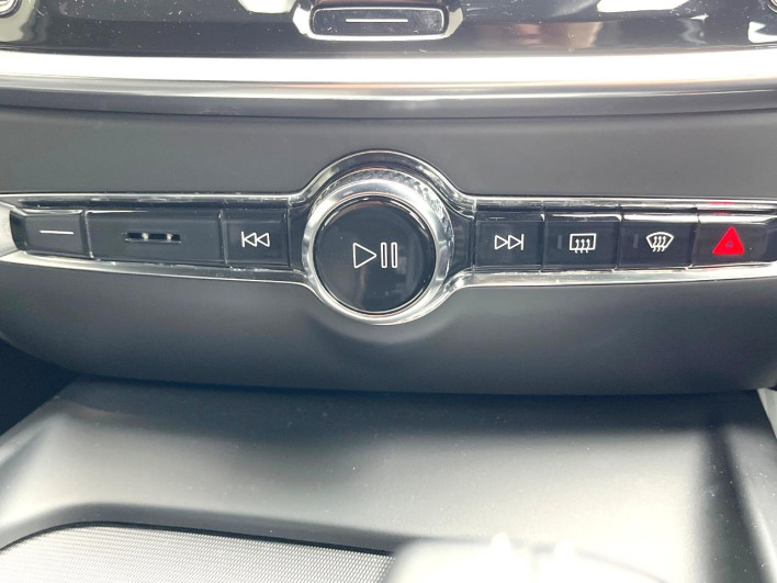 2021 Volvo V60 5AA-ZB420TM (UW-6a223fae2407e)[11]