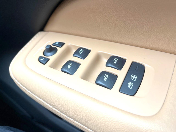 2019 Volvo V60 DBA-ZB420 (UW-6a223fae91d9a)[4]