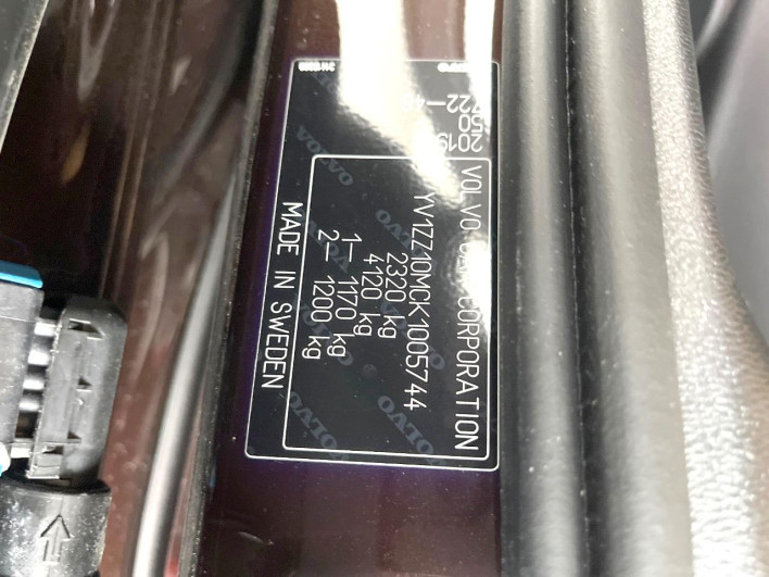 2019 Volvo V60 DBA-ZB420 (UW-6a223fae91d9a)[0]