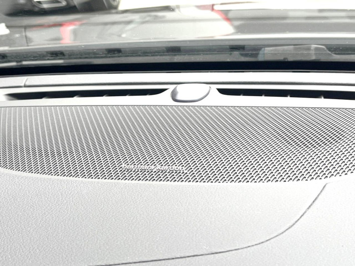 2019 Volvo V60 DBA-ZB420 (UW-6a223fae91d9a)[5]