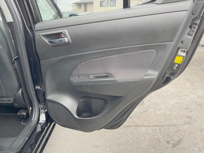 2013 Suzuki Swift DBA-ZC72S (UW-6a223fb245a11)[20]