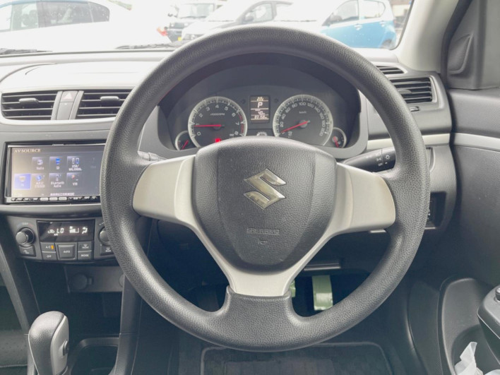 2013 Suzuki Swift DBA-ZC72S (UW-6a223fb245a11)[27]