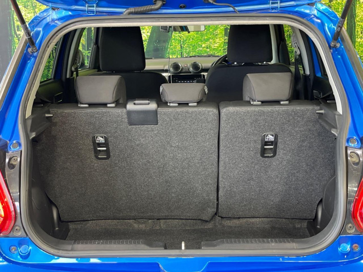 2017 Suzuki Swift DBA-ZC83S (UW-6a223fb3557c2)[29]