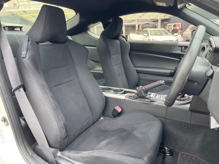 2014 Toyota 86 DBA-ZN6 (UW-6a223fb666f5d)[27]