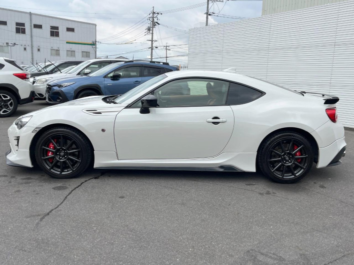 2018 Toyota 86 DBA-ZN6 (UW-6a223fb699051)[23]