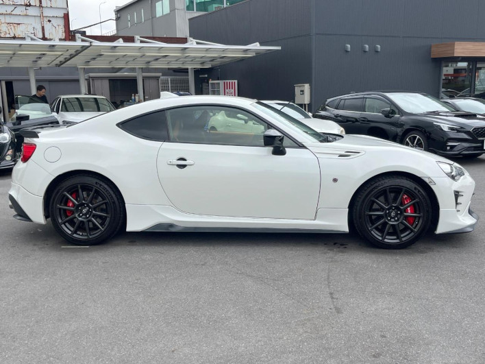 2018 Toyota 86 DBA-ZN6 (UW-6a223fb699051)[19]