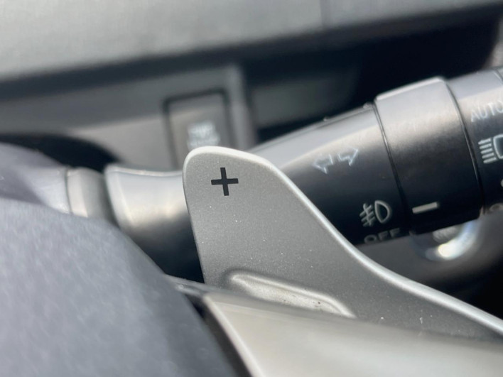 2011 Toyota Noah DBA-ZRR70W (UW-6a223fba5b1b8)[4]