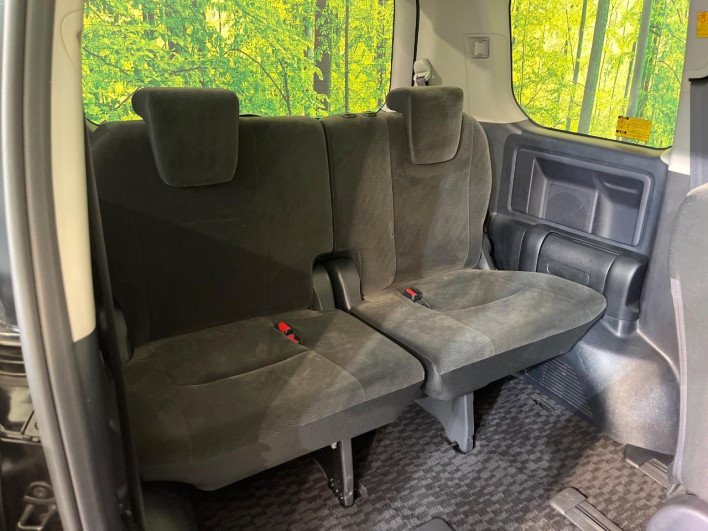 2013 Toyota Noah DBA-ZRR70G (UW-6a223fbabcfba)[25]