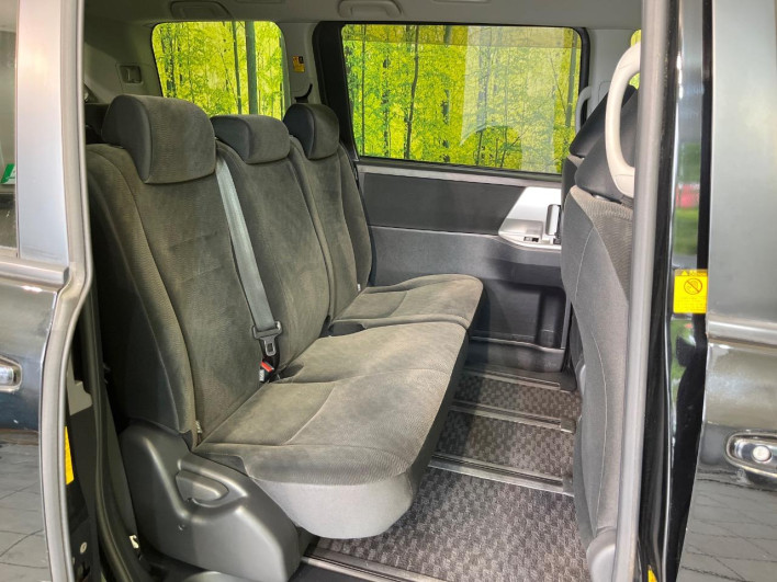 2013 Toyota Noah DBA-ZRR70G (UW-6a223fbabcfba)[24]