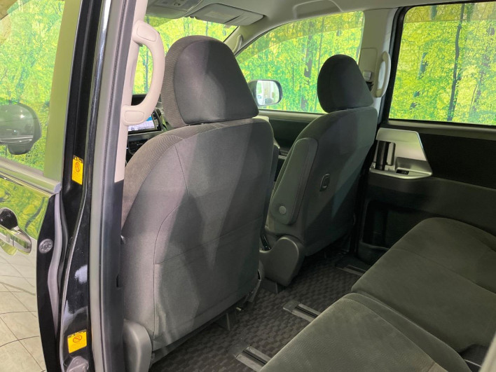 2013 Toyota Noah DBA-ZRR70G (UW-6a223fbabcfba)[9]